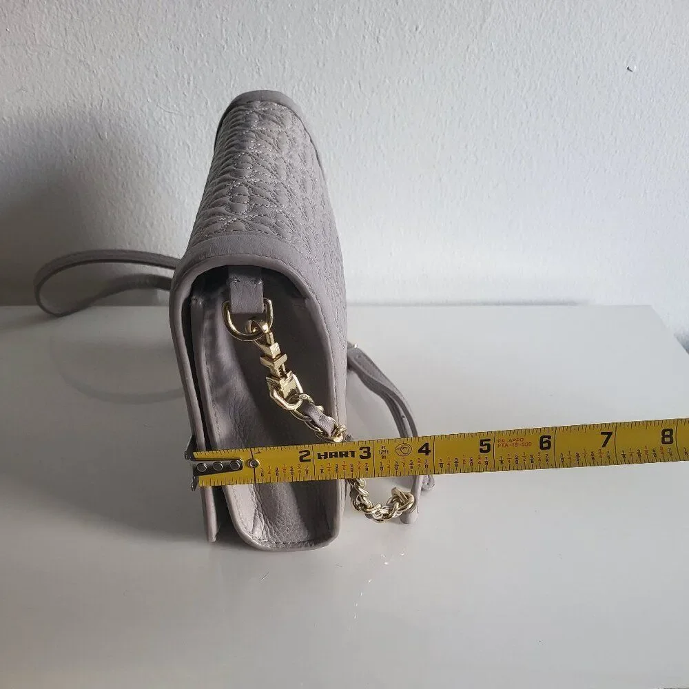 Tory Burch Women Bryant Quilted Crossbody Mercury Grey bag. - Picture 11 of 11